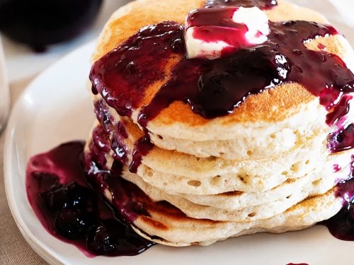 American-style Pancakes with Vanilla Berry Compote