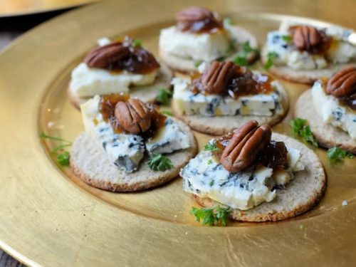 Caraway Oatcakes with Stilton & Damson Jam