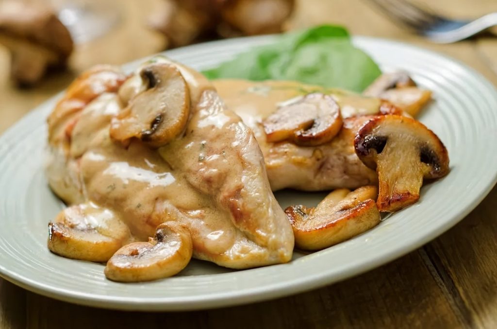 Chicken with Wine & Mushrooms