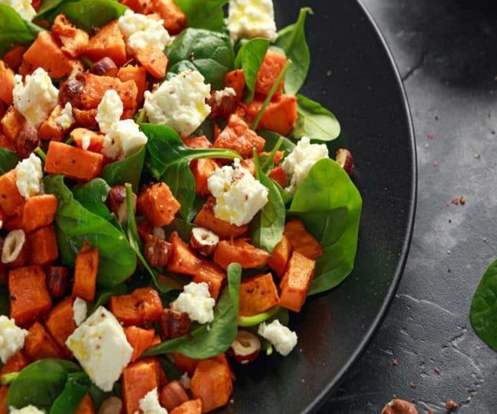 Clementine, feta & winter leaf salad