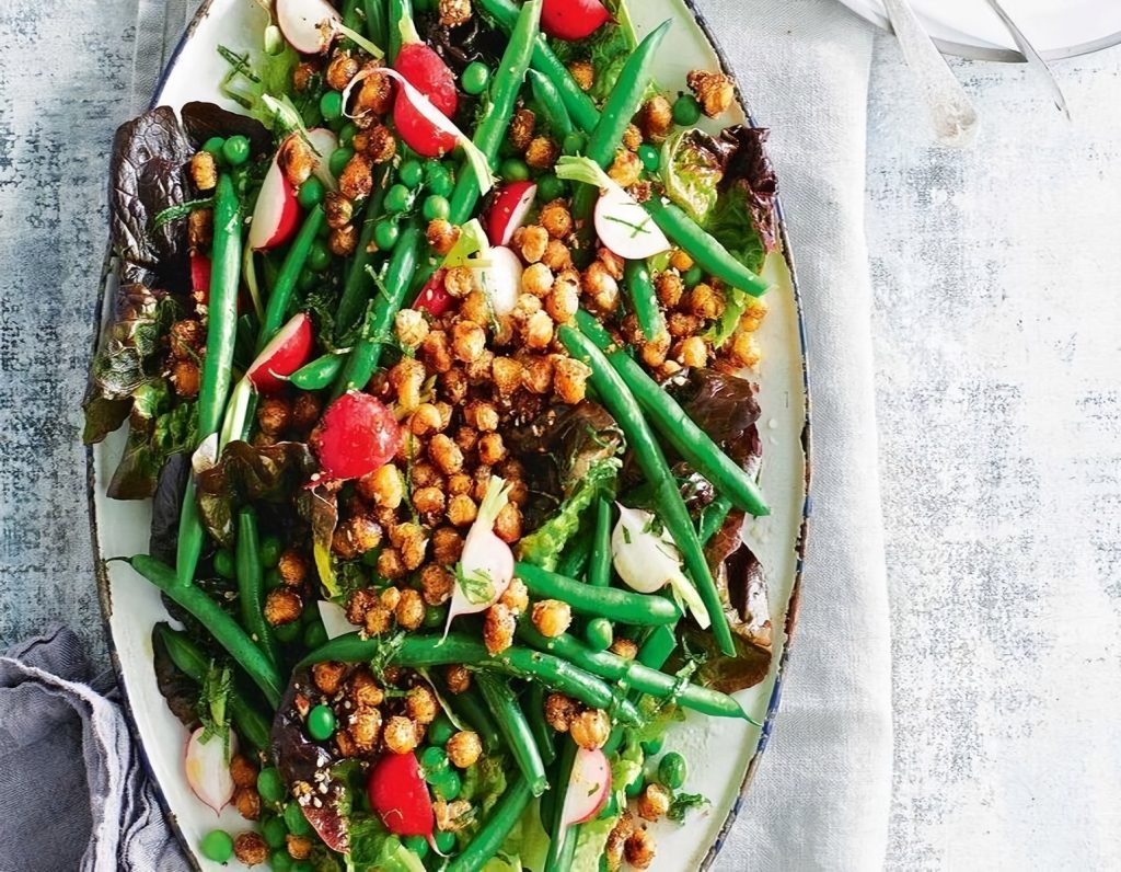 Crunchy Green Beans with Radishes