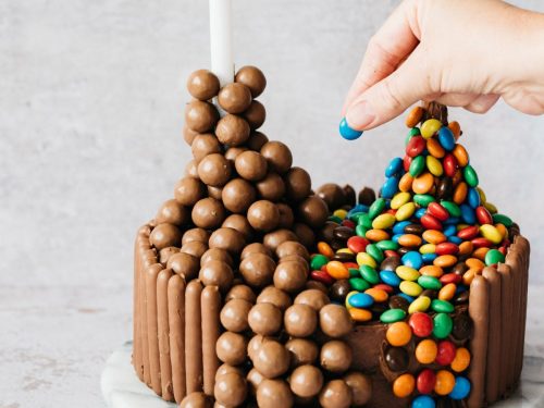 Gravity-defying Sweetie Cake