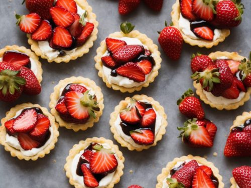 No-cook Strawberry & Balsamic Tartlets