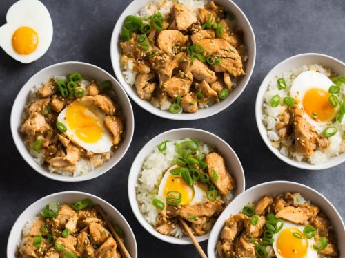 Oyakodon (Japanese Chicken and Egg Rice Bowl)