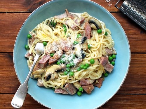 Pasta with Ham & Minty Pea Pesto