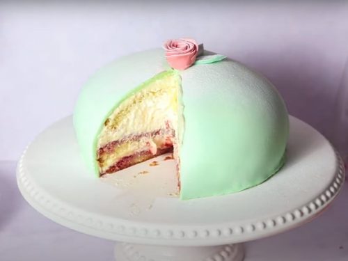 Prinsesstårta (Swedish Princess Cake)