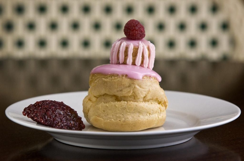 Raspberry Religieuse