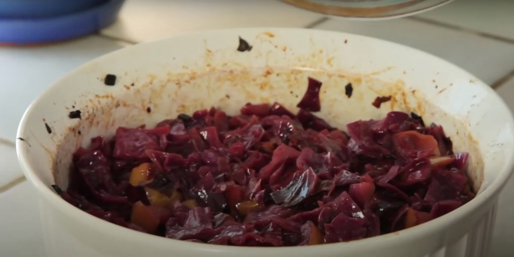 Red cabbage with apples recipe