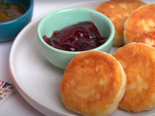 Russian Cheese Pancakes (Syrniki)