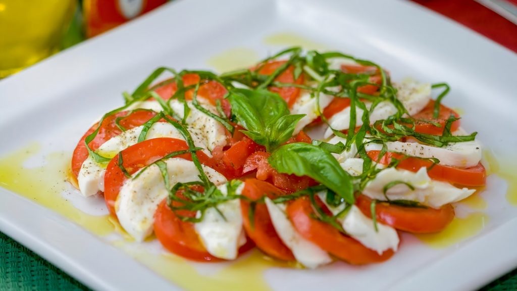 Shells with Balsamic Tomatoes & Mozzarella