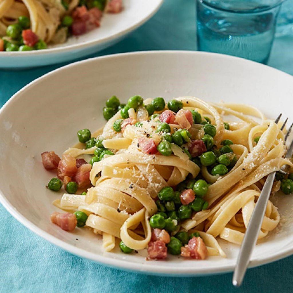 Tagliatelle with fresh peas & bacon