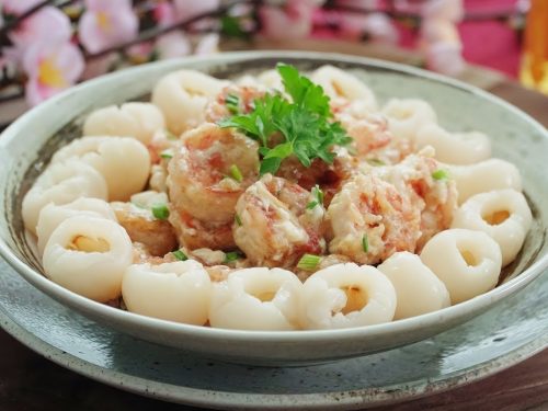 Thai Prawn & Lychee Salad