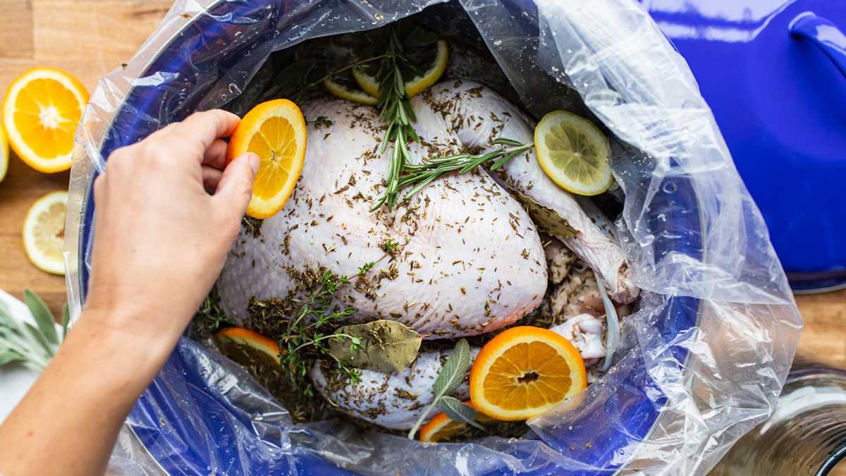 how-to-brine-a-turkey-inside-a-bucket