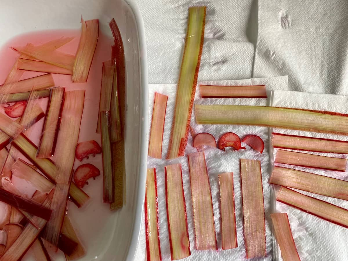 how-to-dehydrate-rhubarb