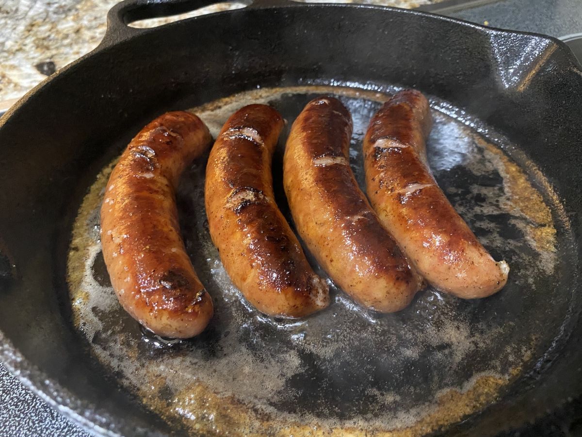 how-to-pan-fry-a-brotwurst