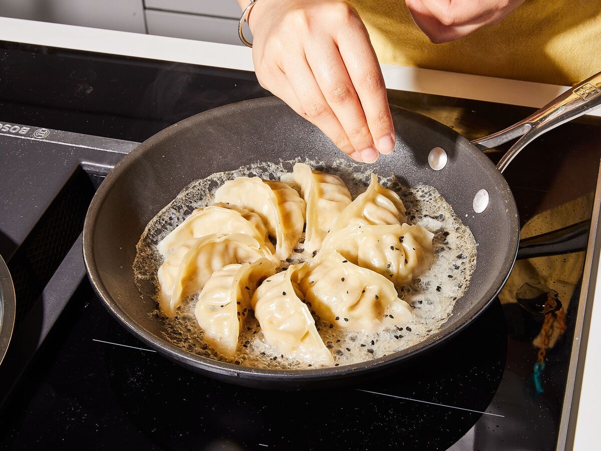 how-to-pan-fry-potstickers