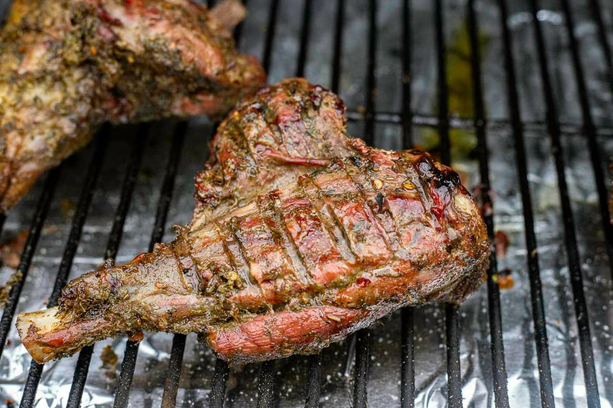 how-to-smoke-half-a-lamb-shank-on-the-grill