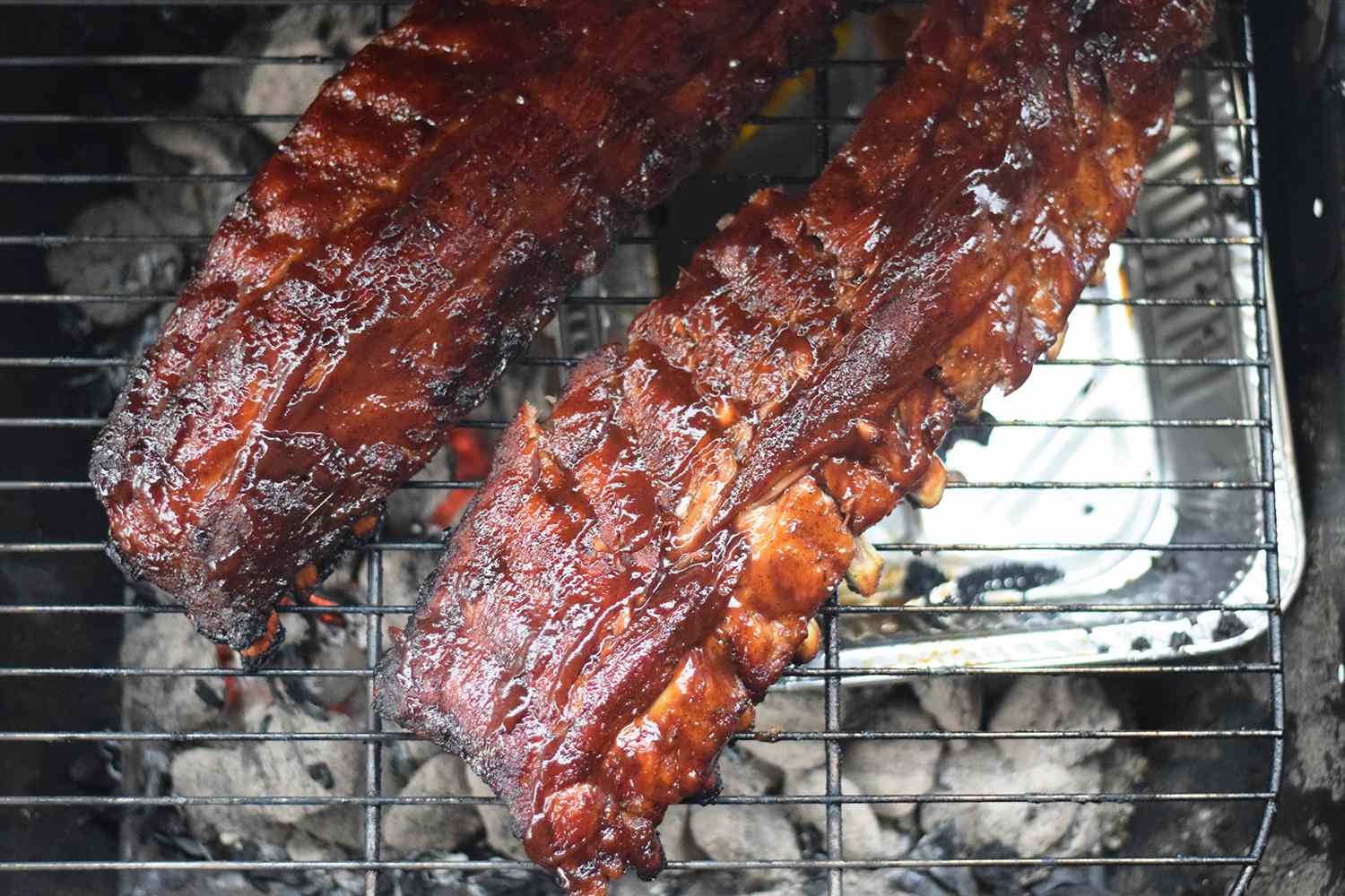 how-to-smoke-ribs-on-a-charcoal-grill