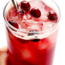 3-ingredient cranberry bourbon fizz recipe