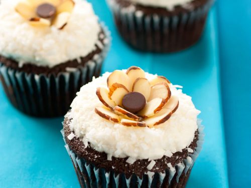 chocolate cupcakes with coconut frosting {almond joy cupcakes} recipe