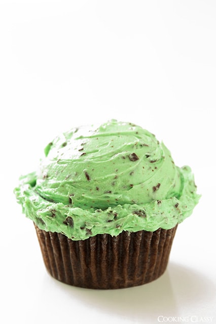 chocolate cupcakes with fluffy mint chocolate chip buttercream frosting recipe