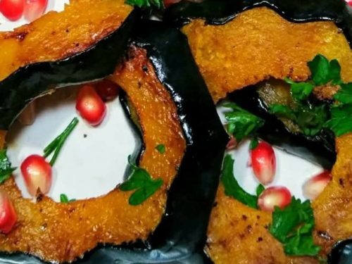 oven-roasted acorn squash with pomegranate and parsley recipe