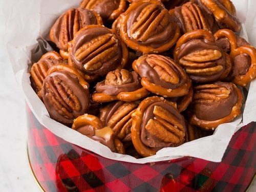 3-Ingredient Pretzel Turtles Recipe