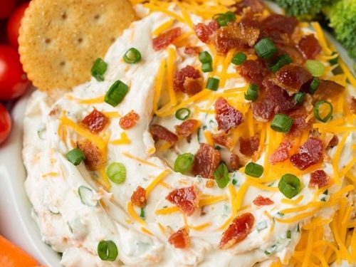 easu ranch dip {with bacon and cheddar} recipe