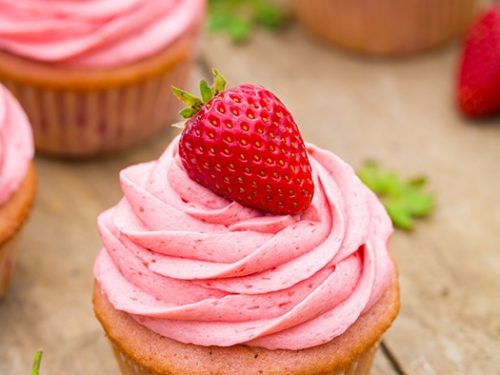 strawberry cupcakes with strawberry buttercream frosting recipe