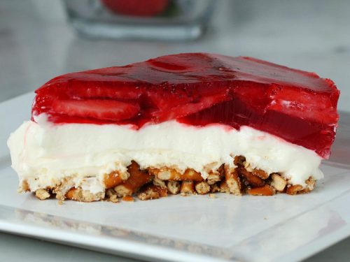 strawberry pretzel cheesecake recipe