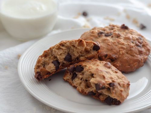 chewy-chocolate-chip-oatmeal-breakfast-cookier-ecipe