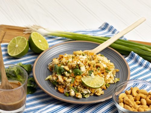 crunchy thai peanut quinoa salad