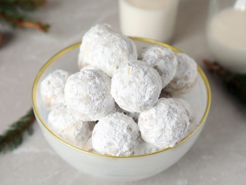 buttery and nutty snowball cookies