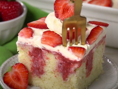 Strawberry Shortcake Poke Cake Recipe