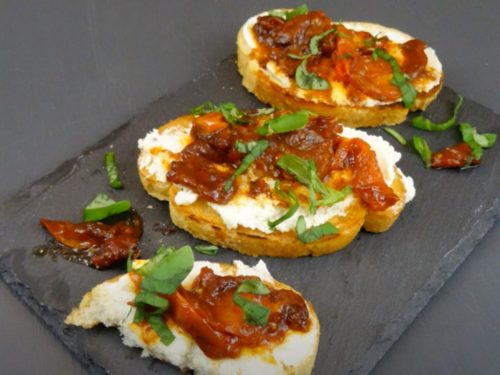 Creamy Feta and Bacon Bruschetta Recipe