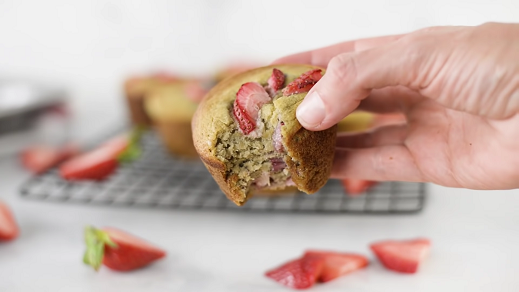 fat-free strawberry banana muffins recipe