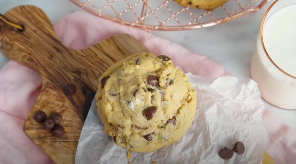 Easy Peanut Butter and Chocolate Cookies Recipe