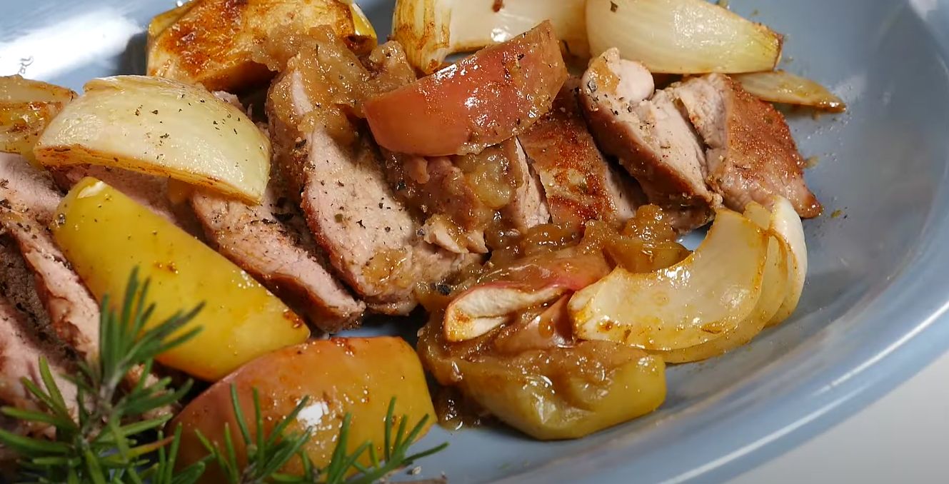 Pork Tenderloin with Roasted Apples and Onions Recipe