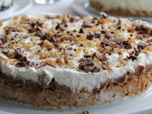 snickers ice cream pie recipe