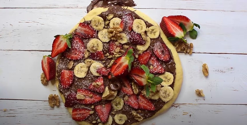 Strawberry Nutella Pizza Recipe