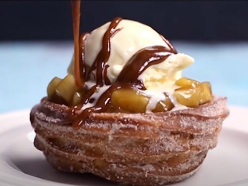 churros apple pie bowls with caramel sauce