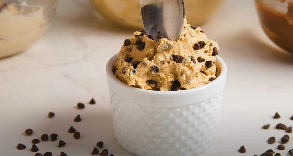 pumpkin chocolate chip cookie dough dip recipe