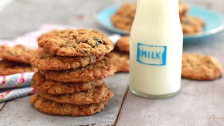 crunchy soft sweet nutty oatmeal cookies recipe