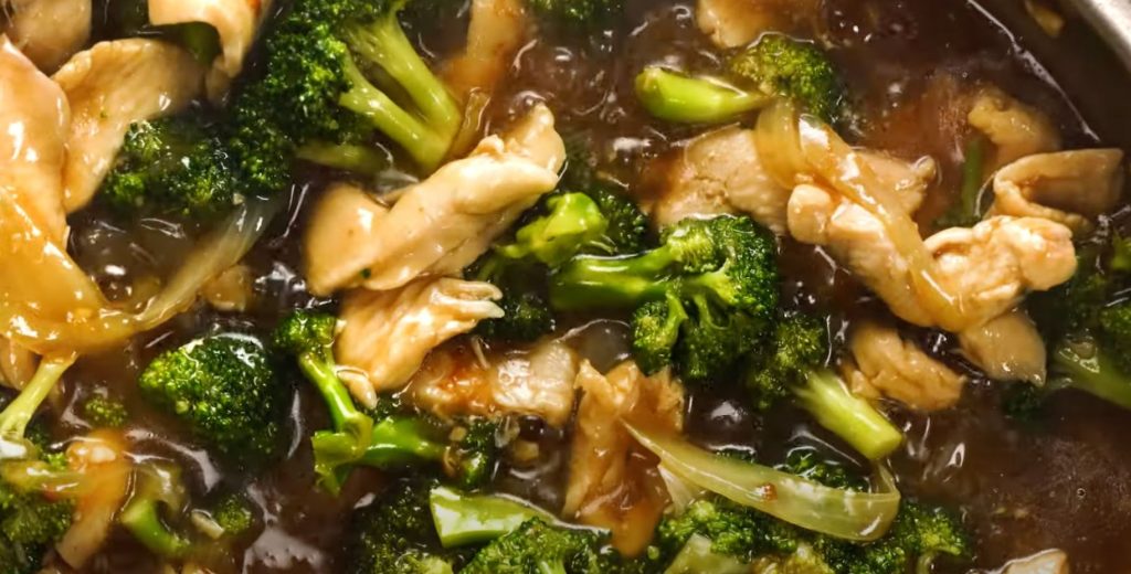 Garlic Chicken and Broccoli Cashew Stir Fry Recipe