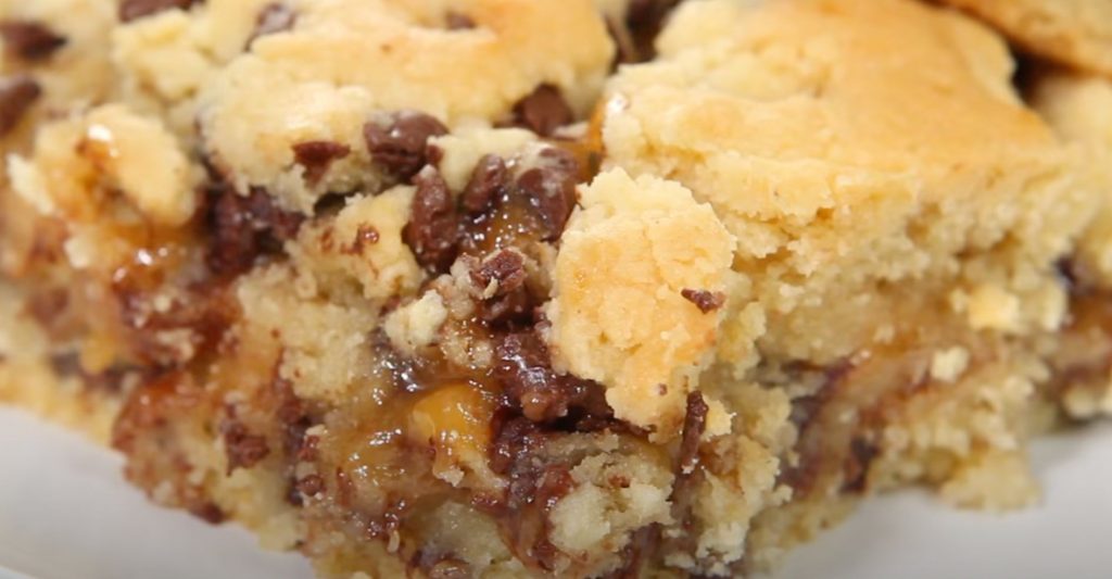 Salted Caramel Chocolate Chip Cookie Bars Recipe