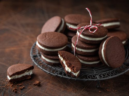 Homemade Oreos Recipe, homemade oreo cookie sandwich with creamy vanilla filling