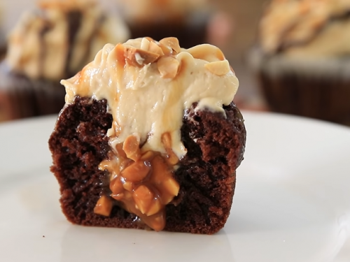 snickers chocolate cupcakes recipe