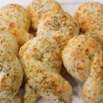 air fryer garlic knots recipe