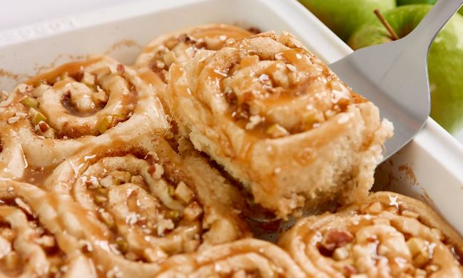 caramel apple cinnamon rolls recipe