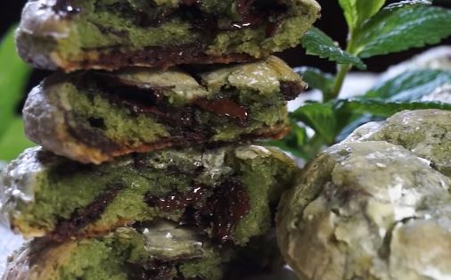 dark chocolate and mint cookie clouds recipe